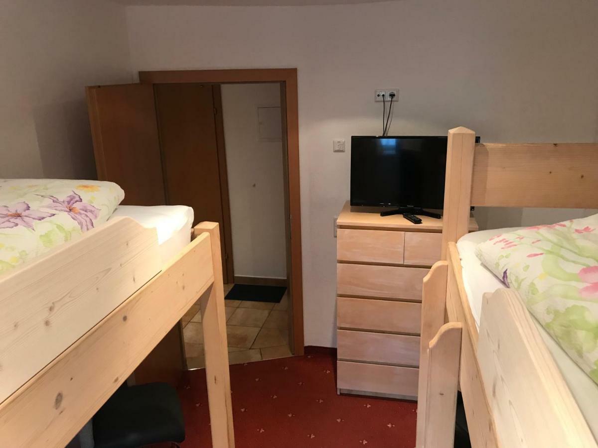 Ferienwohnung Julia Бриксен-им-Тале Екстериор снимка